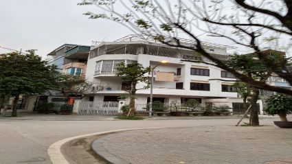 Bán Biệt Thự Văn Phú, Hà Đông Diện Tích 200m² Mặt Tiền 10m Hướng Đông Bắc Đường 12m