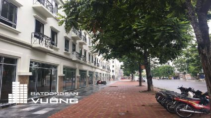 BÁN NHÀ LIỀN KỀ LA CASTA LÔ H-TT5, MẶT ĐƯỜNG 27M, NHÀ HƯỚNG ĐÔNG - NAM VỊ TRÍ KINH DOANH TỐT